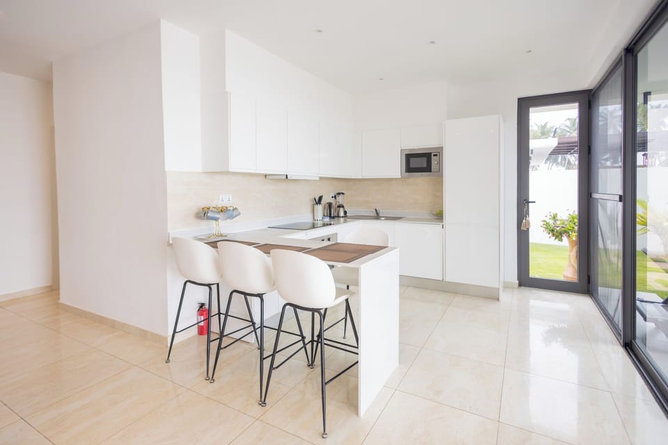 Luxury Villa, Sea View | Laptop workspace, soundproofing, bed sheets