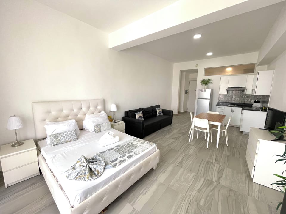 Exclusive Studio, Resort View | In-room dining