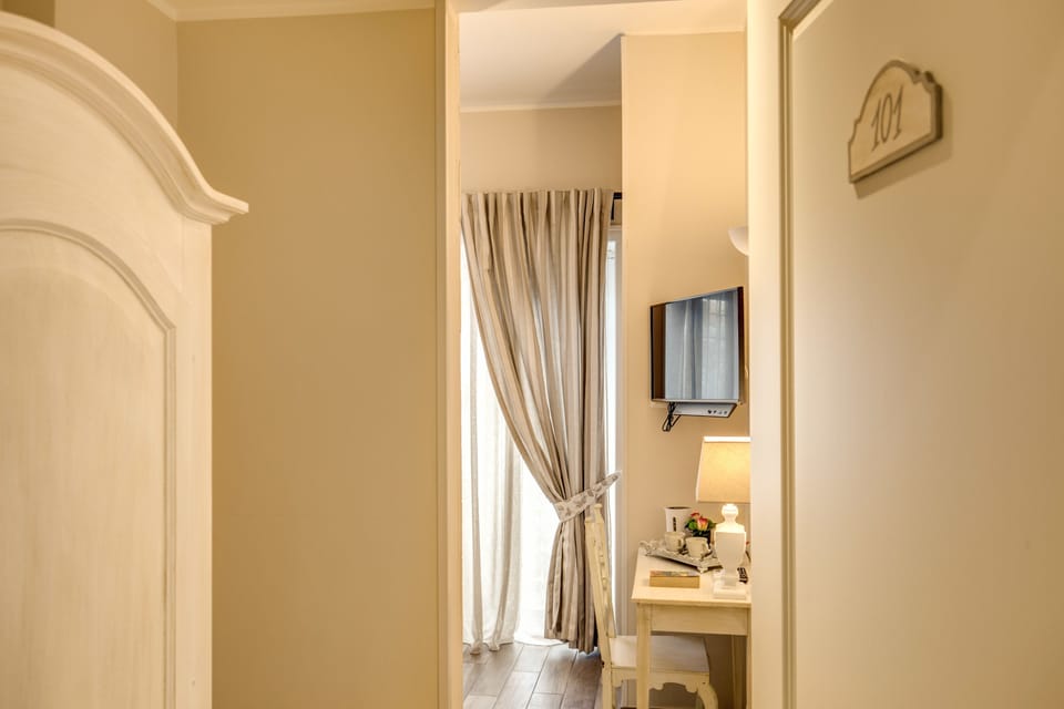Frette Italian sheets, premium bedding, down comforters
