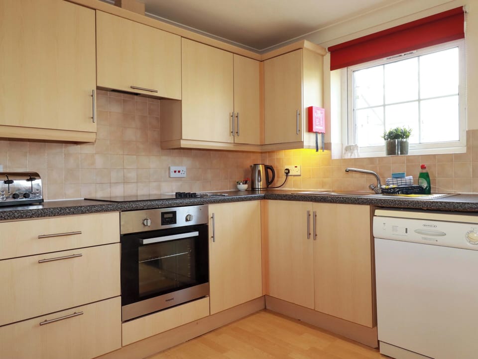 Dishwasher, cookware/dishes/utensils