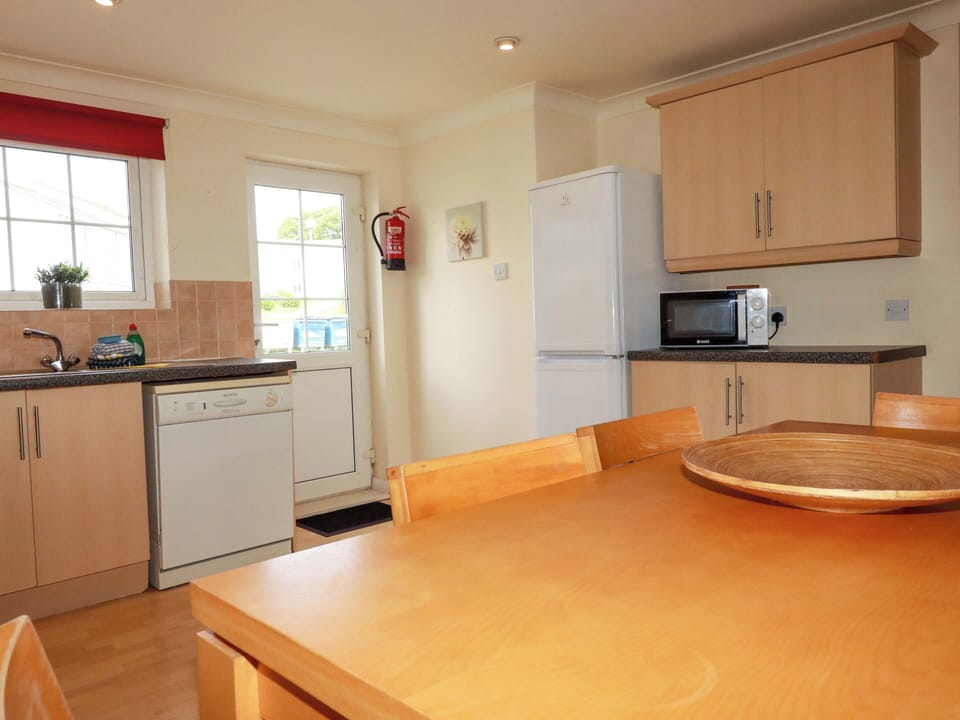 Dishwasher, cookware/dishes/utensils