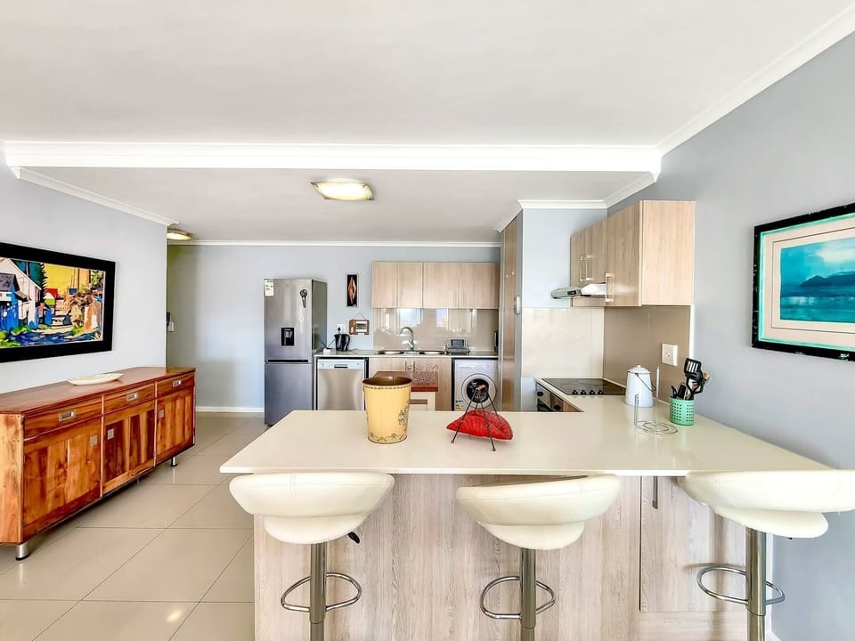 Apartment, 2 Bedrooms, Patio, Garden View | Dining room