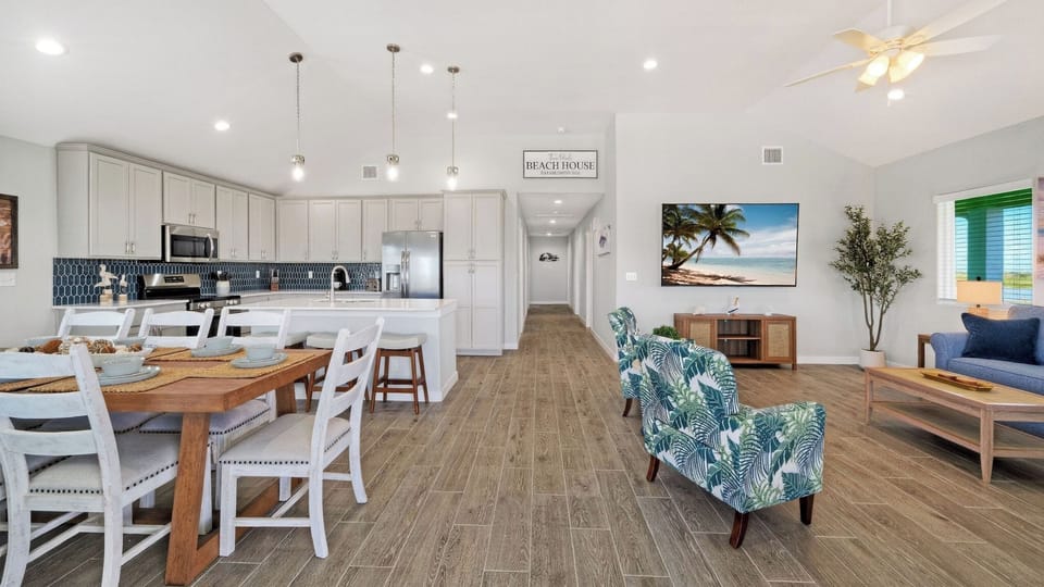 House (5 Bedrooms) | Interior
