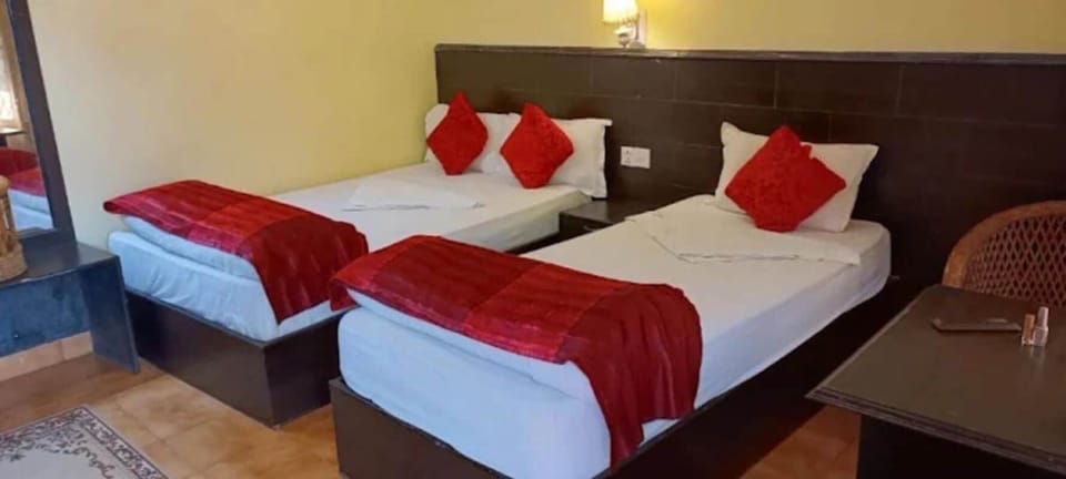 Comfort Cottage, Balcony, Garden View | Laptop workspace, free WiFi, bed sheets