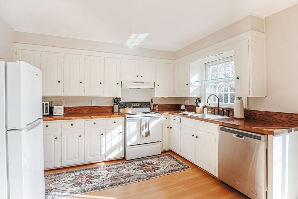 Cottage, Private Bathroom (Artisan's Cottage) | Shared kitchen