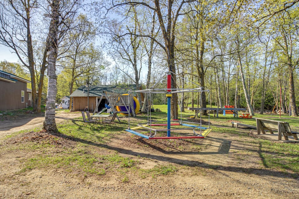 Sandy Beach & Boat Dock! Gull Lake Resort Cabin Cottage in Minnesota