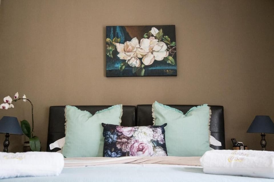 Standard Double or Twin Room, Garden View | Desk, laptop workspace, blackout drapes, soundproofing