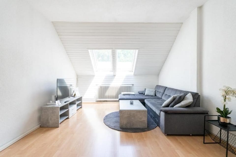 Apartment | Living area | Flat-screen TV