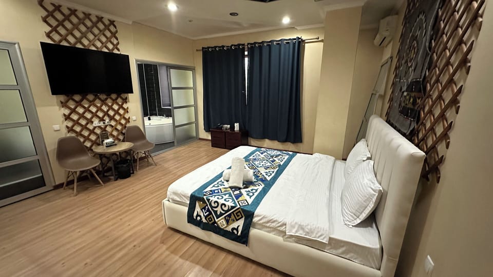 Triple Room, Pool View | Free WiFi