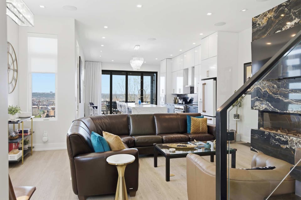 House, Multiple Beds, City View (Luxury Mt. Adams Retreat) | Living area