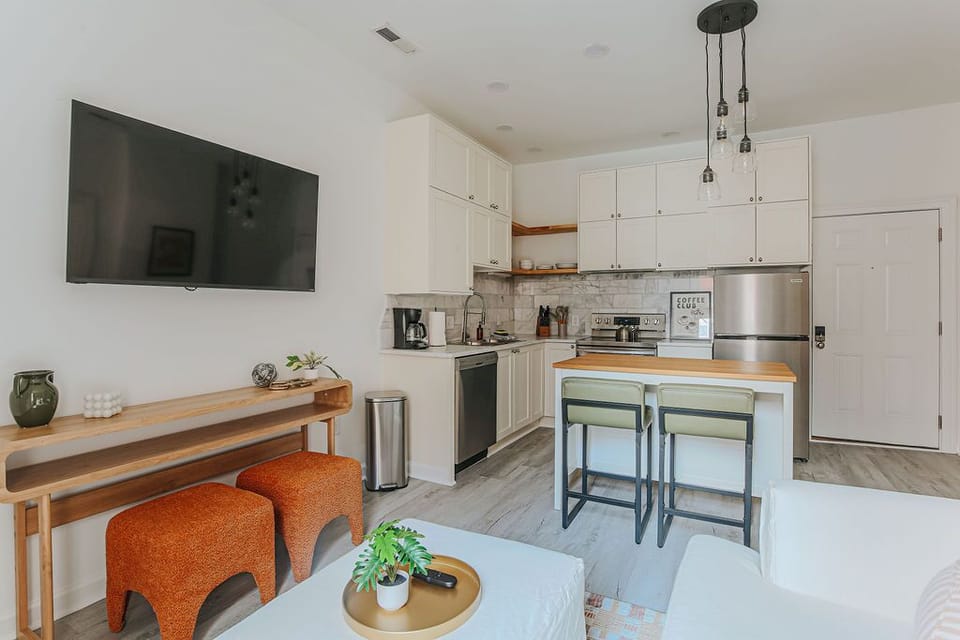 Apartment, Private Bathroom (Daydream & Draft) | Lounge