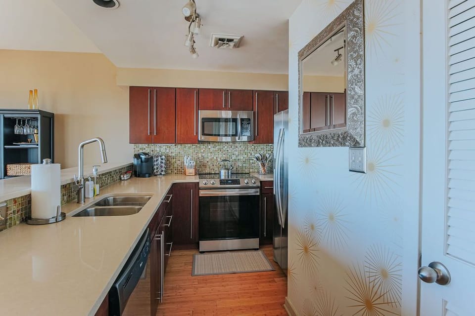 Condo, Private Bathroom (Firefly on The Ridge) | Shared kitchen