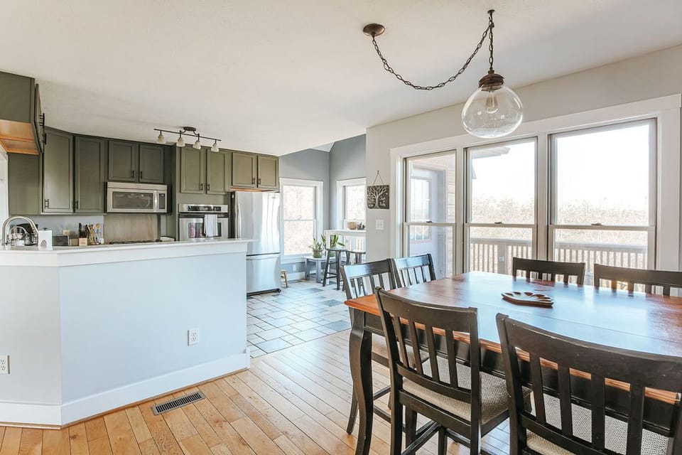 House, Private Bathroom (Ridgeview Retreat) | Dining