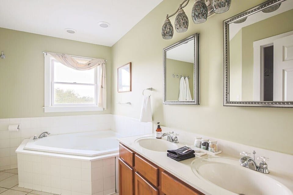 Ridgeview Retreat House in Shenandoah Valley