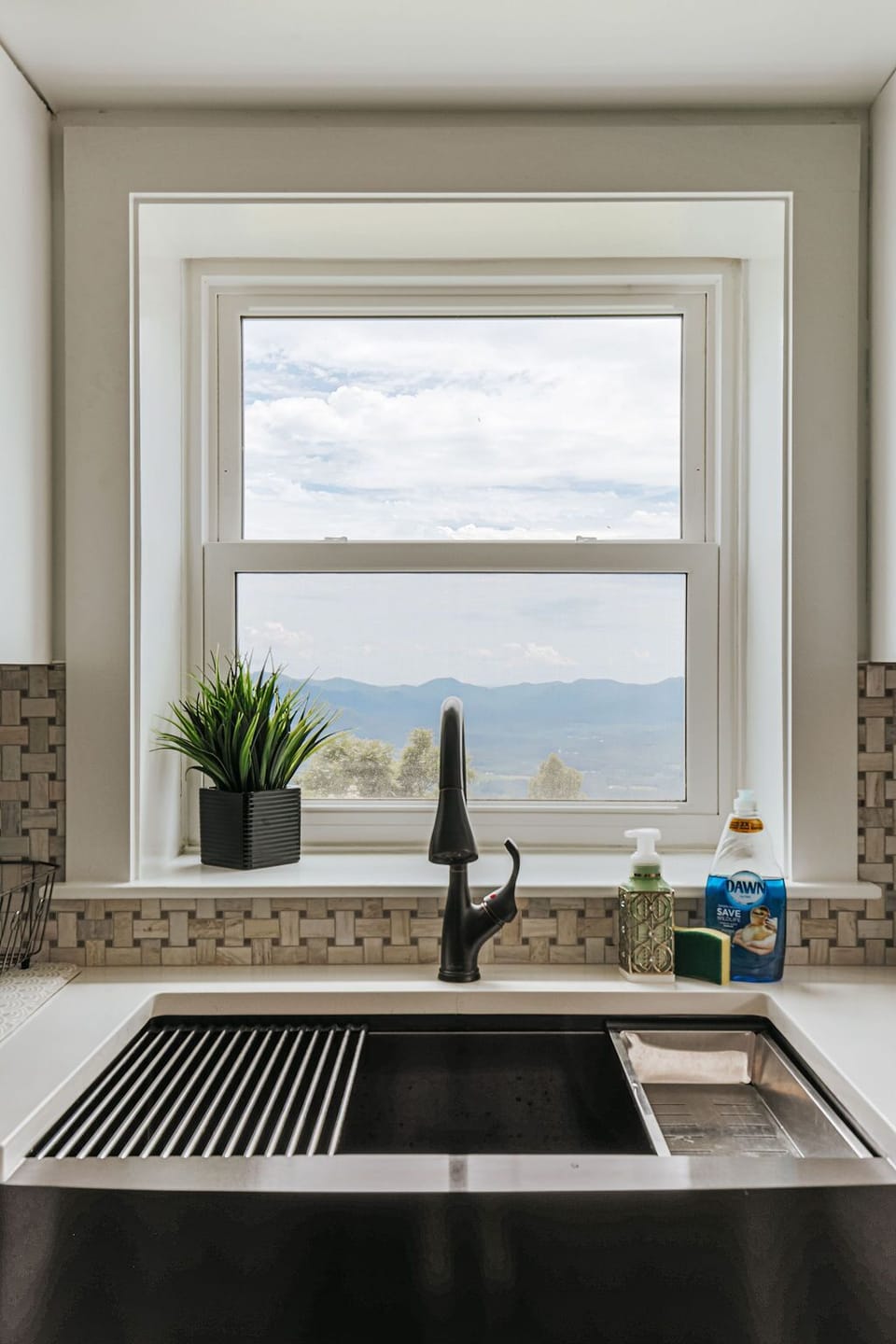 House, Private Bathroom (Swannanoa Guest House) | Private kitchen