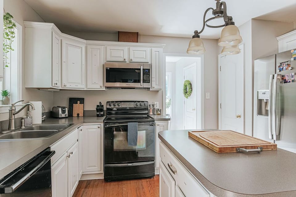 Cabin, Private Bathroom (The Pond Cabin) | Shared kitchen