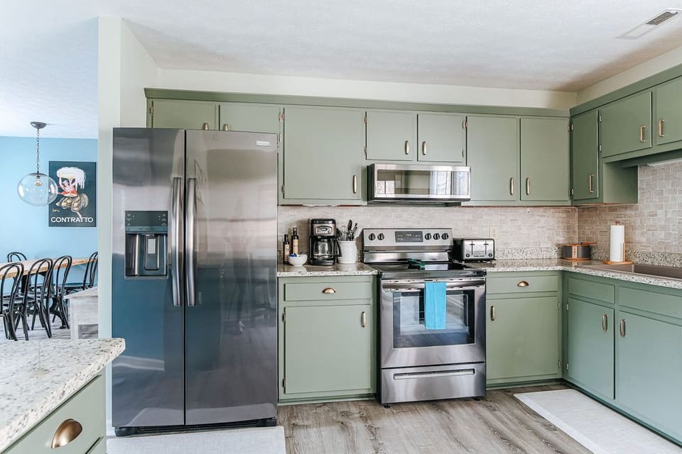 House, Private Bathroom (Tucked Inn: Upper Unit) | Shared kitchen