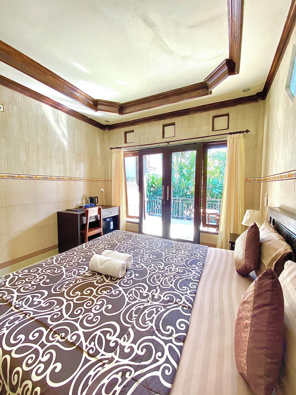 Standard Double Room, Balcony, Garden View | Laptop workspace, blackout drapes, soundproofing