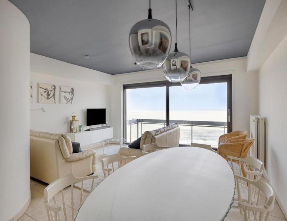 Apartment | Dining