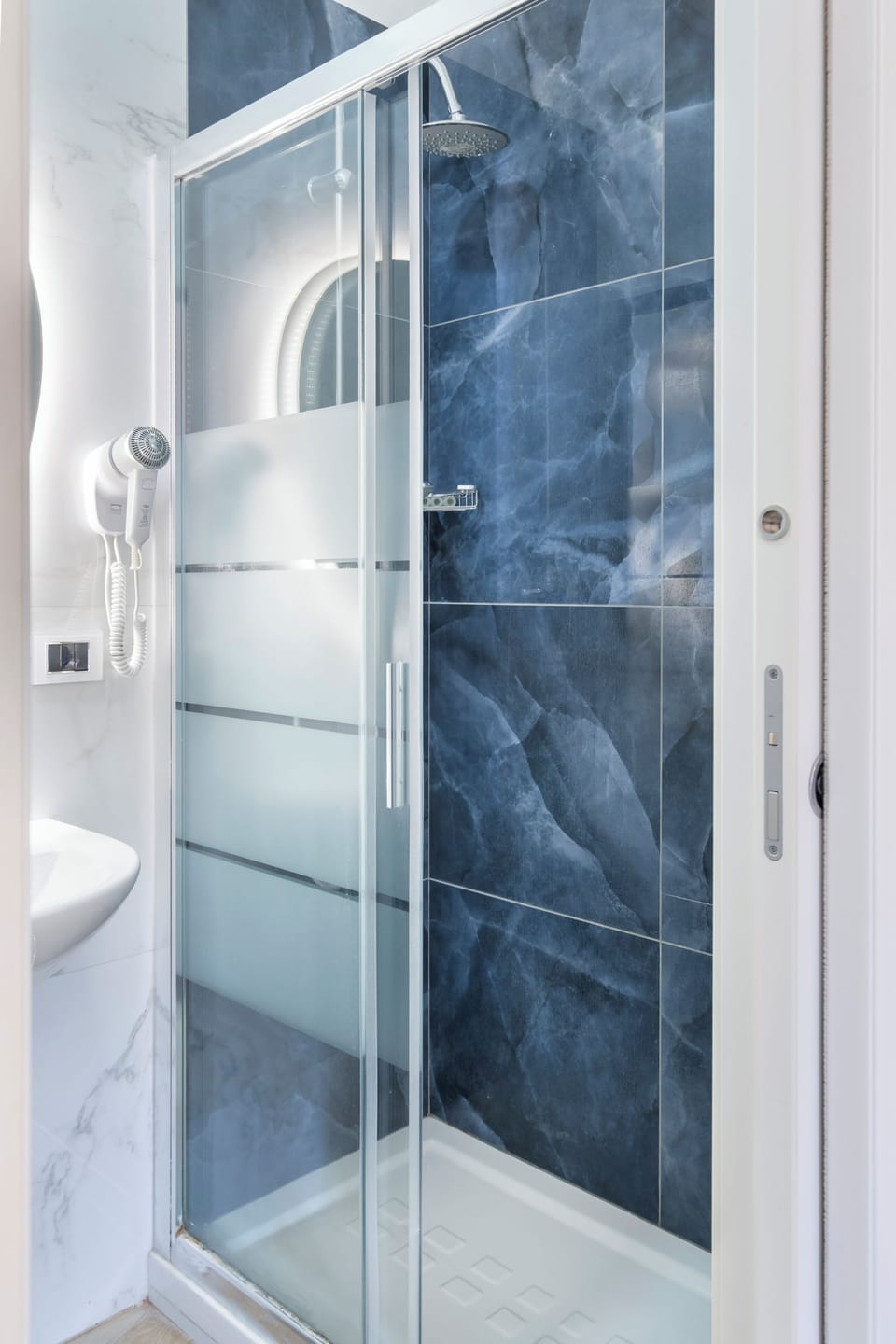 Standard Double Room | Bathroom
