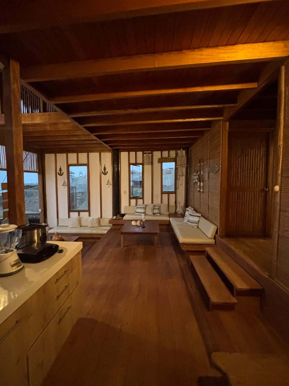 House | 5 bedrooms, high-speed internet