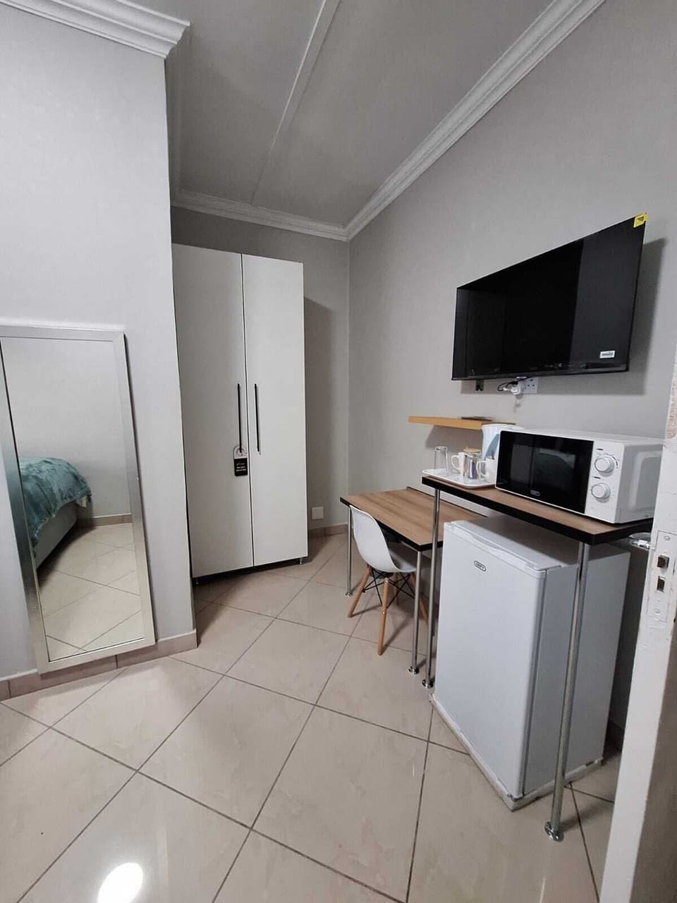 Standard Double Room, Non Smoking, Private Bathroom | Interior