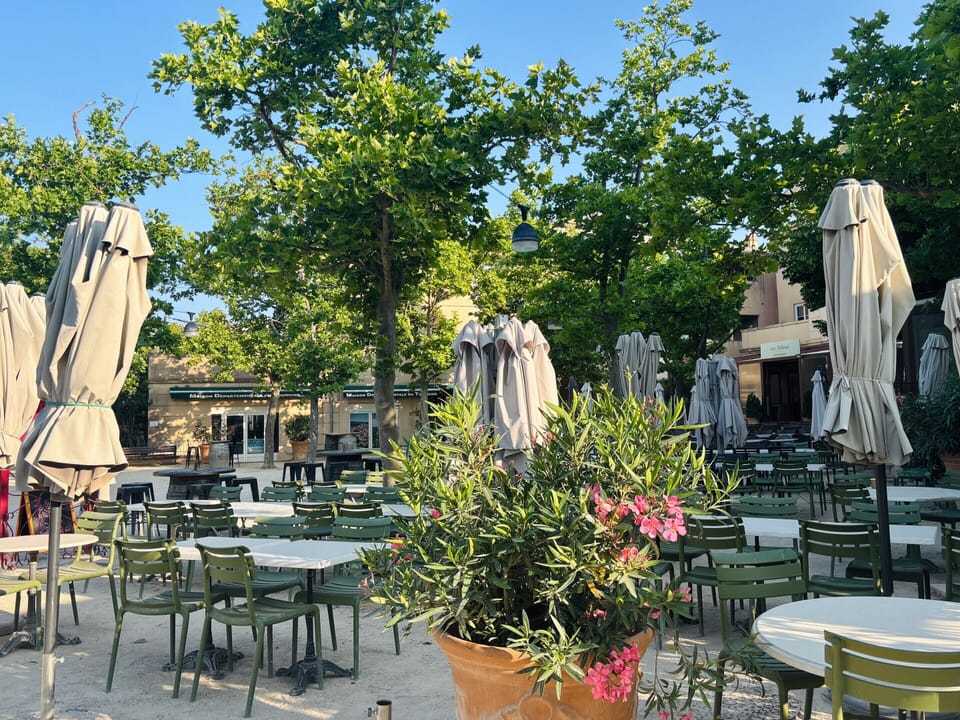 Apartment | Outdoor dining
