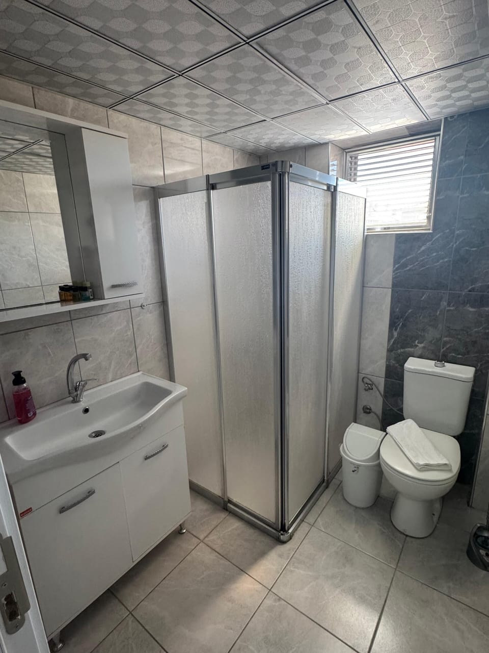 Family Apartment | Bathroom | Shower, hair dryer, towels, soap