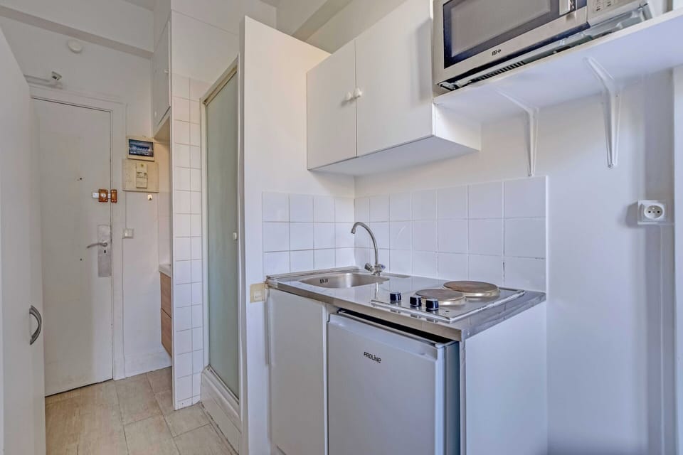 House | Private kitchen | Fridge, microwave, stovetop, coffee/tea maker