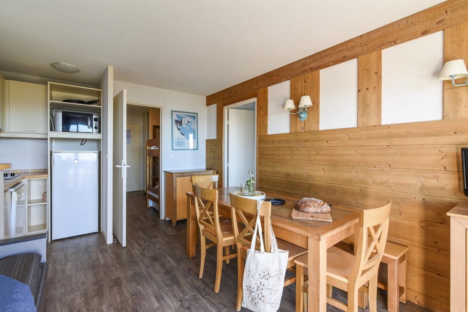 Apartment | Dining