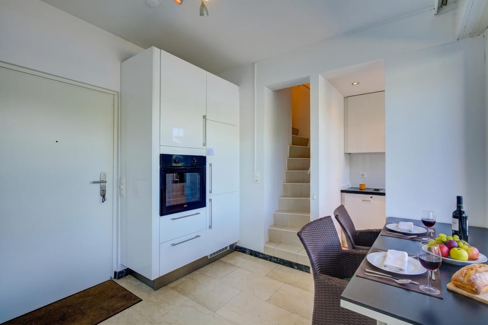 Honeymoon House, 1 Bedroom, Balcony, Lakeside (Bellariva On The Lake) | Dining