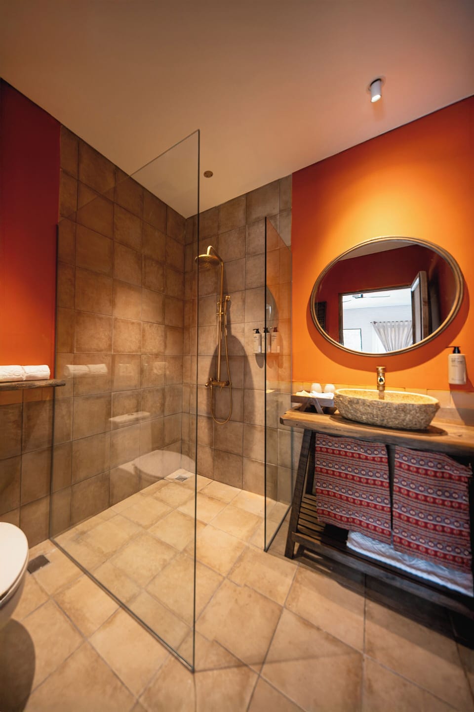 Deluxe Twin Room, Garden View | Bathroom | Hair dryer, bathrobes, slippers, bidet