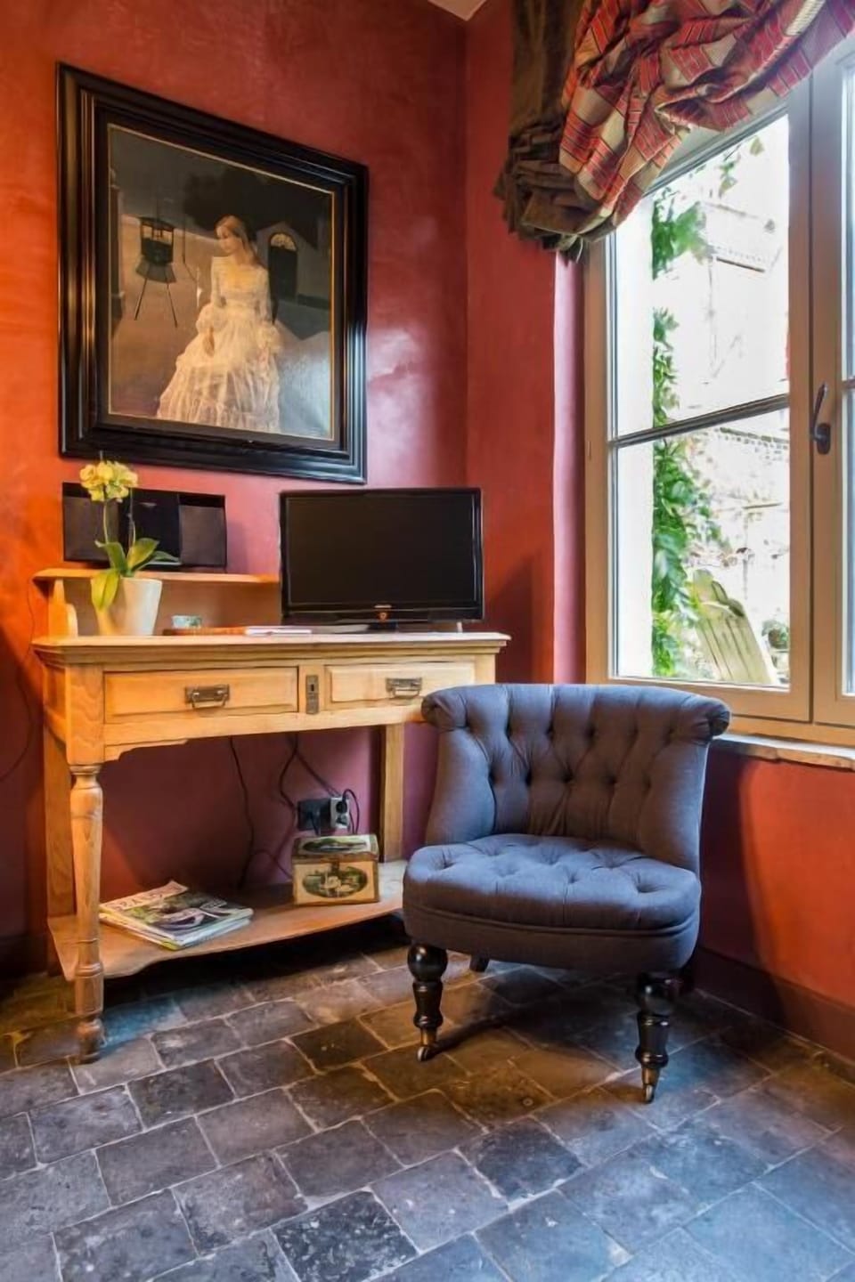 Deluxe Suite, Canal View | Living area