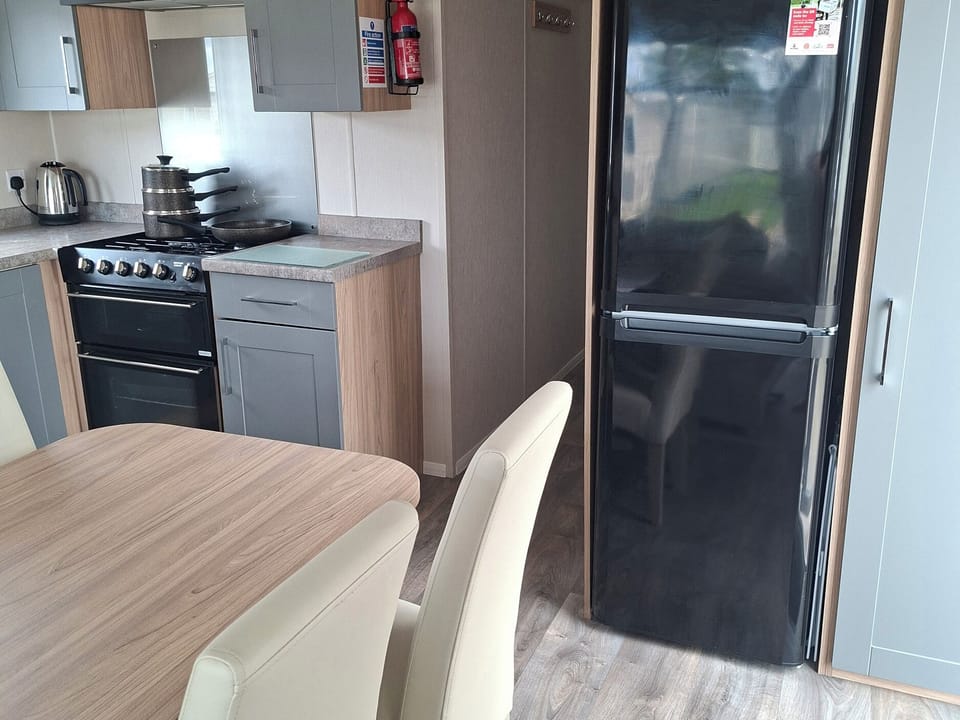 Cottage | Private kitchen | Cookware/dishes/utensils