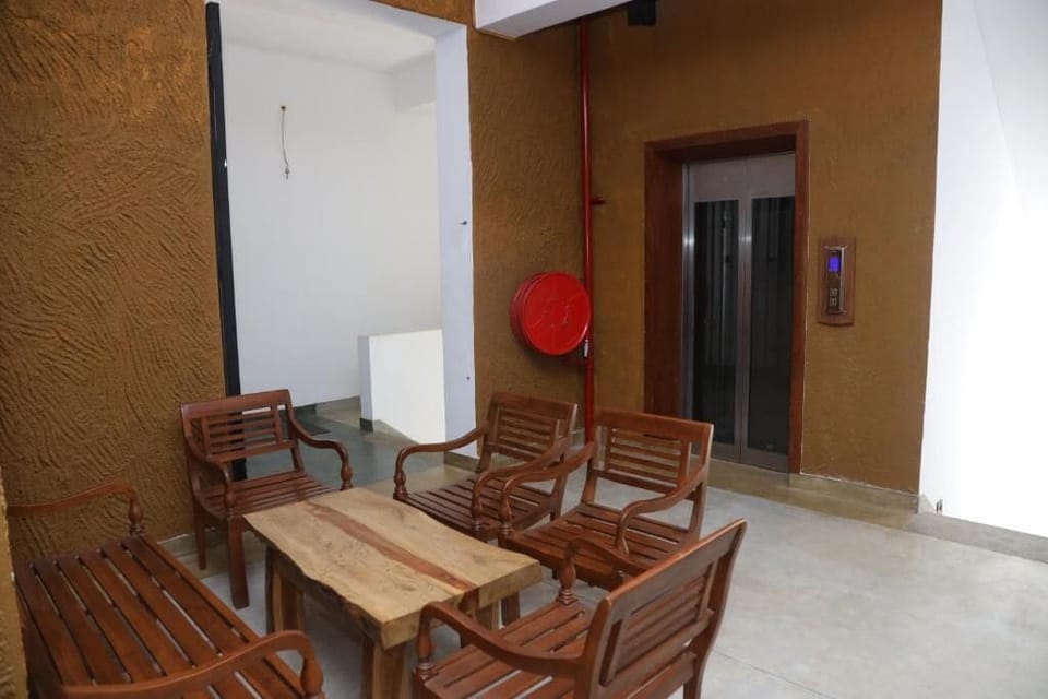 Deluxe Double Room, Balcony, Mountain View | Interior