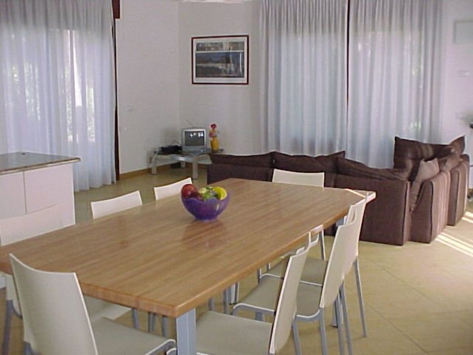 Apartment, 3 Bedrooms, Patio, Garden View | Dining room