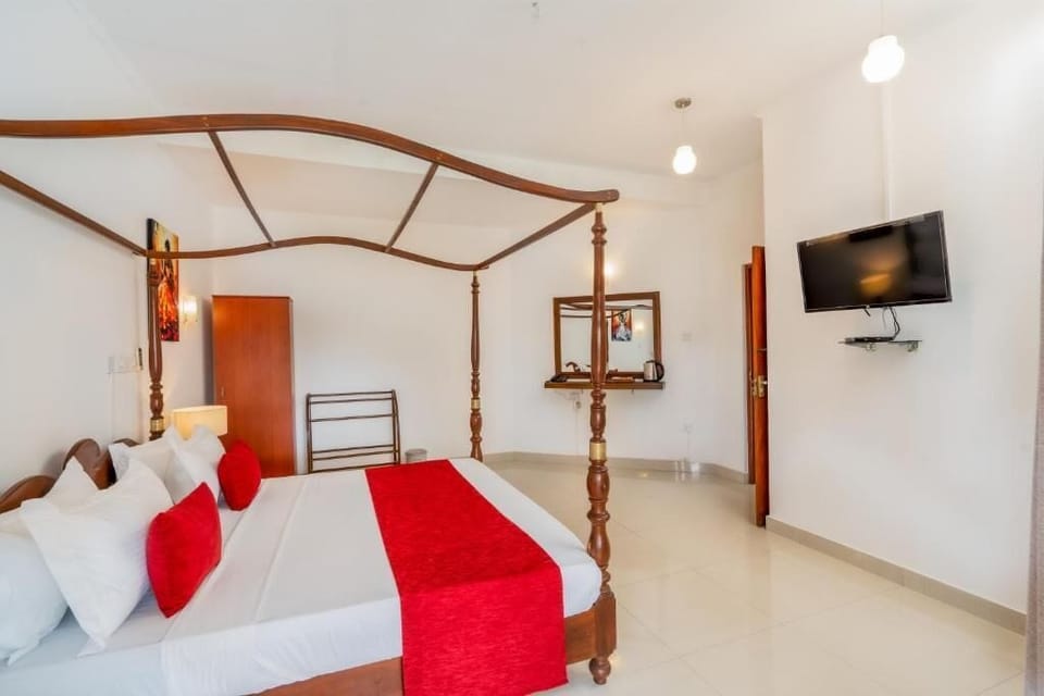 Deluxe Double Room, Balcony, Mountain View | Laptop workspace, free WiFi