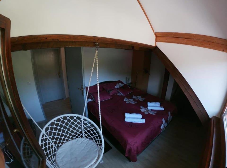 House (mountain view) | 3 bedrooms, cribs/infant beds