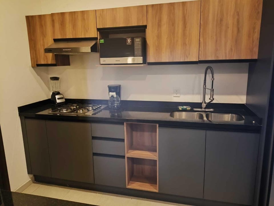Coffee/tea maker, microwave, stovetop, toaster