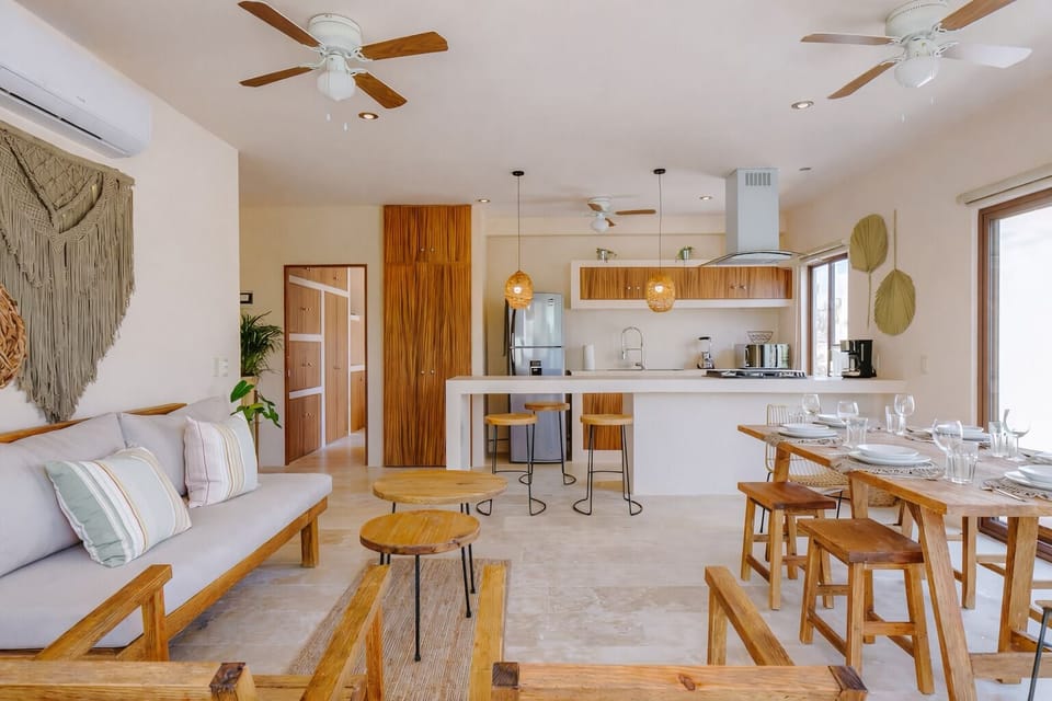 Luxury Apartment, Garden View | Living area