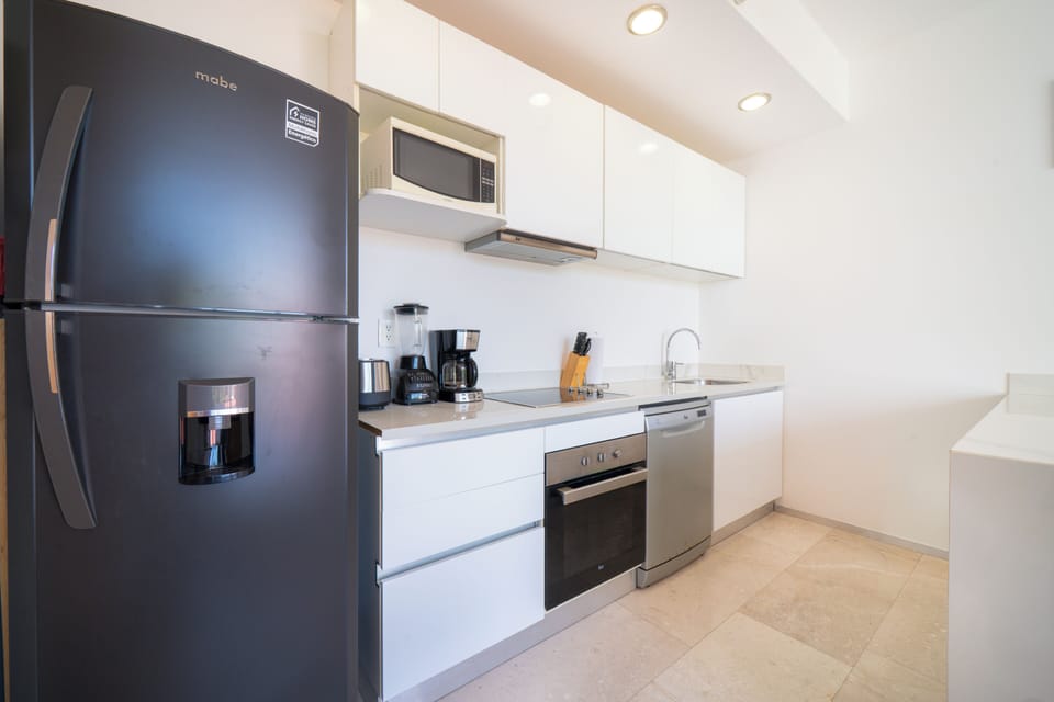 Comfort Apartment, City View | Private kitchen