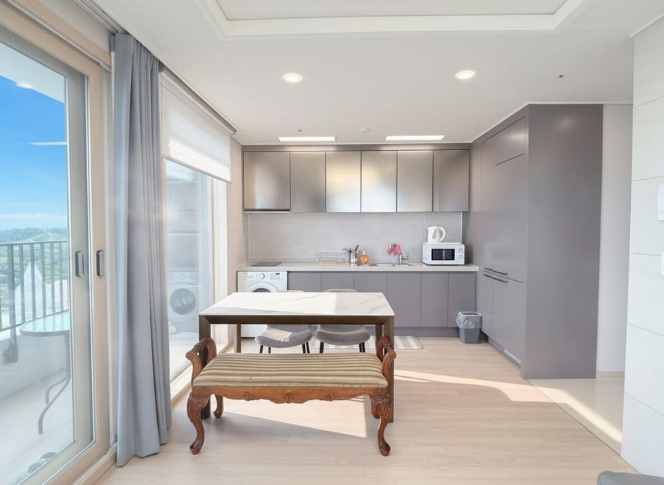 2.2 premium royal suite R2 | Private kitchen