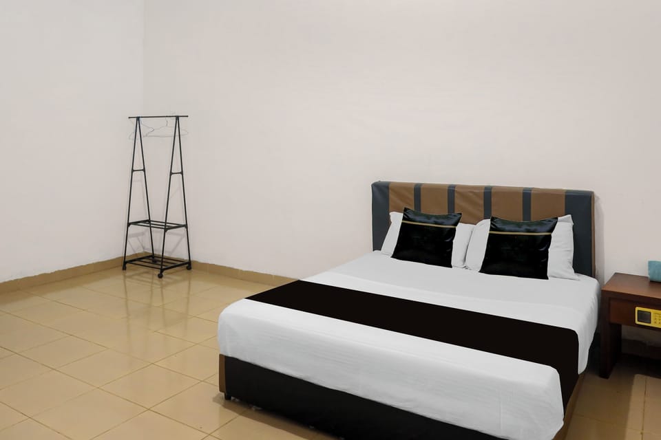 Standard Double Room | WiFi (free), bed sheets