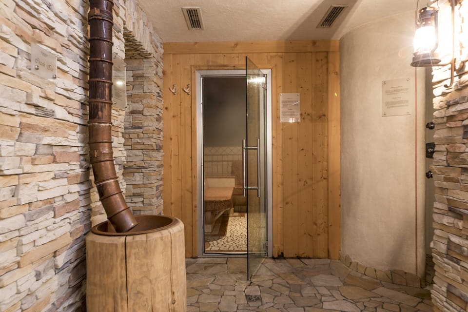 Sauna, hot tub, steam room, Turkish bath, body treatments