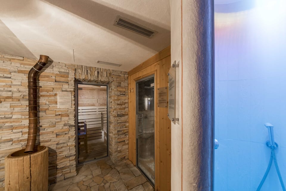 Sauna, hot tub, steam room, Turkish bath, body treatments