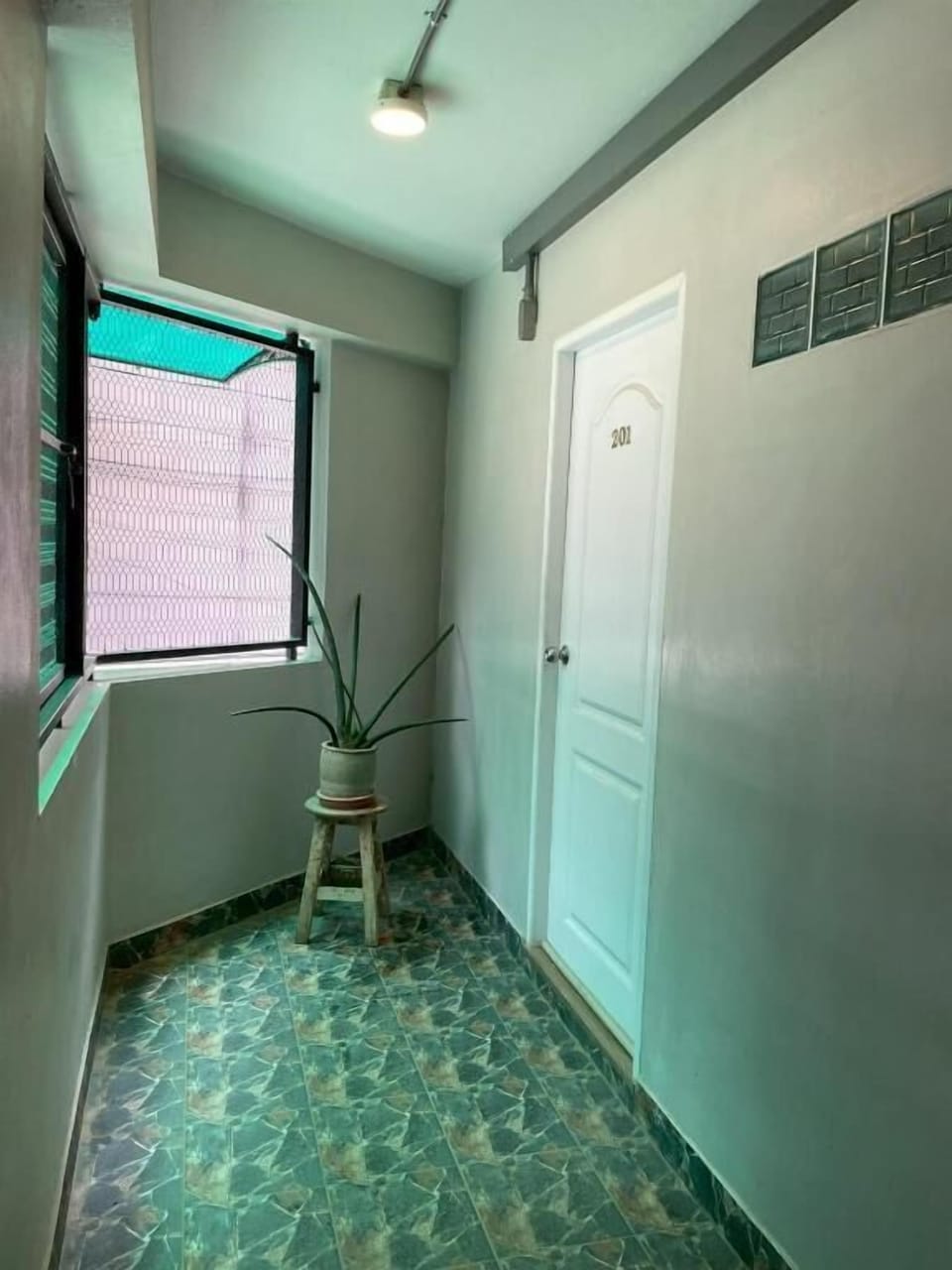 Twin Room, City View | Interior