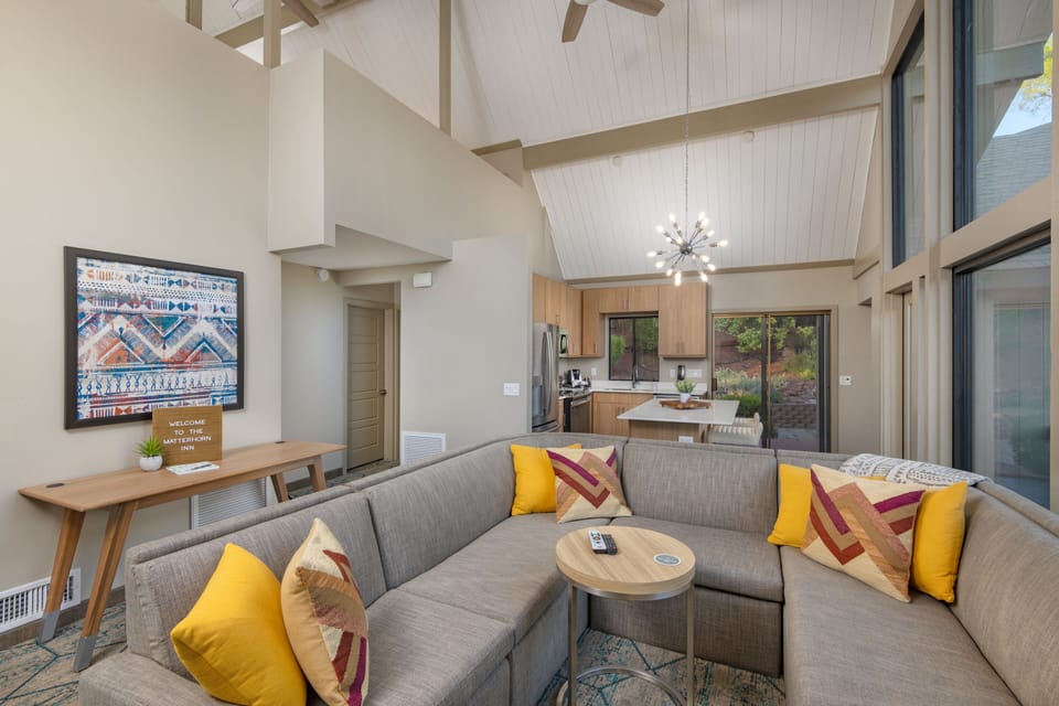 Family Chalet, Kitchen, Mountain View | Living area