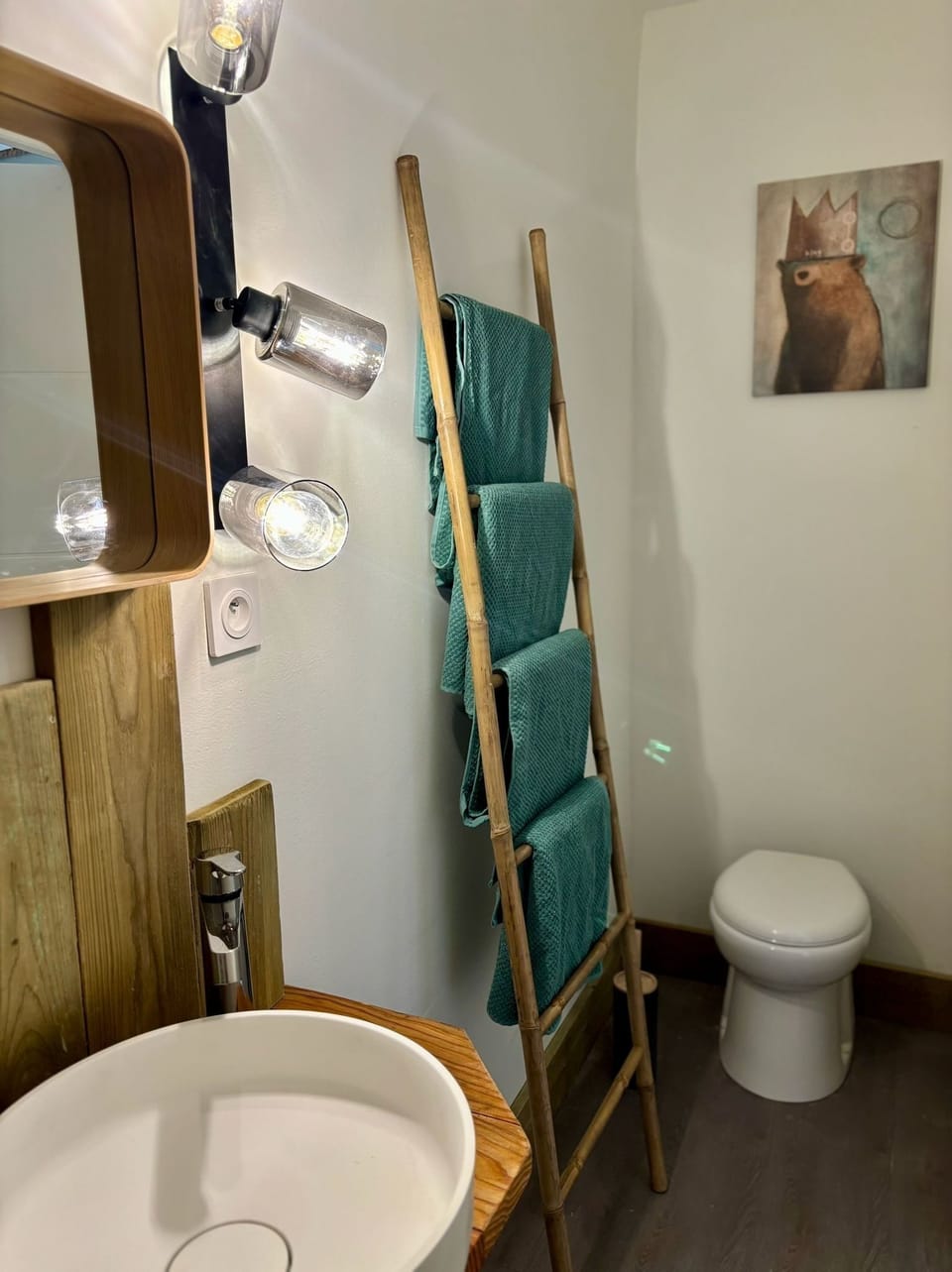 Comfort Cabin, Lake View | Bathroom