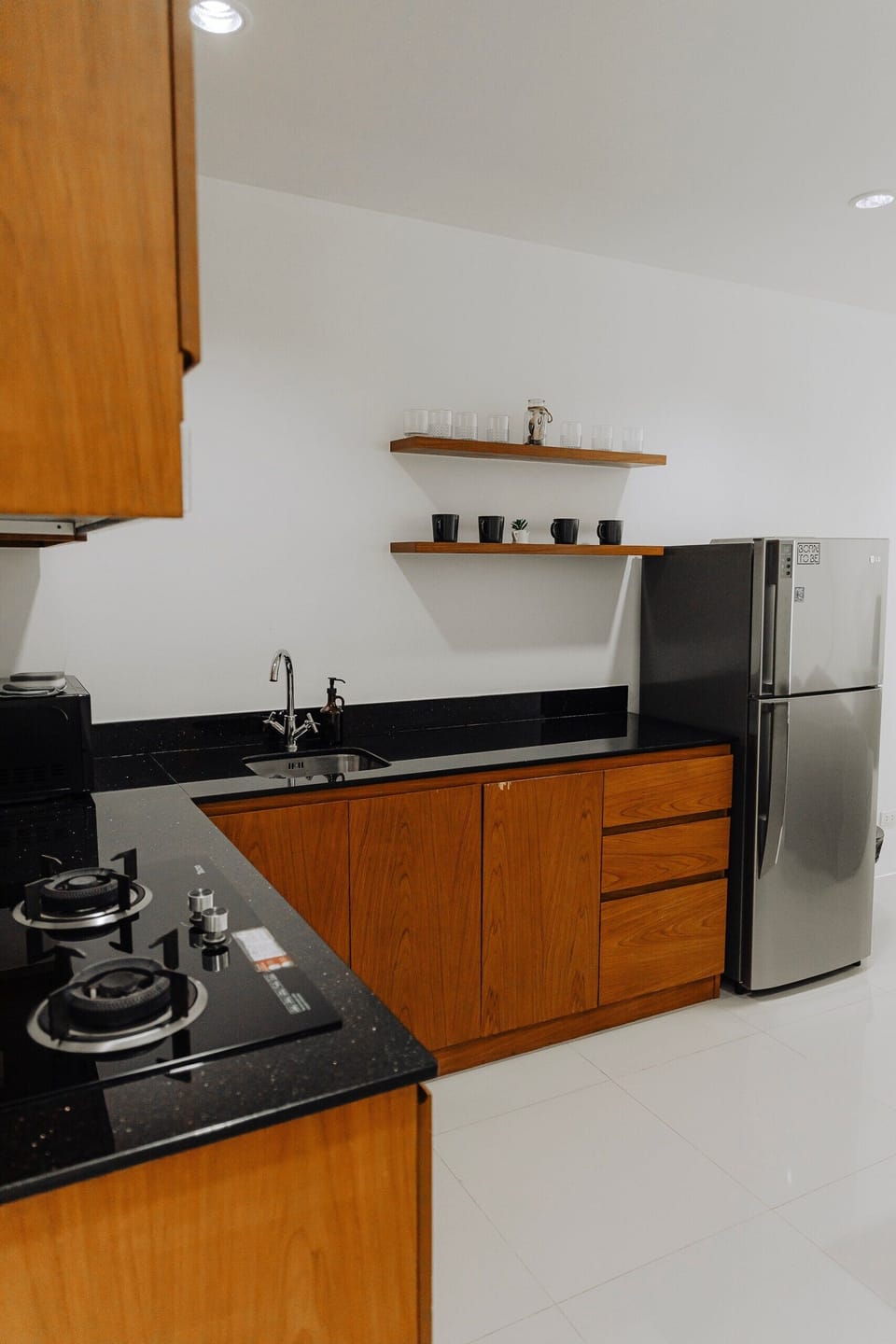 Apartment, 2 Bedrooms, City View | Private kitchen | Full-size fridge, microwave, stovetop, electric kettle