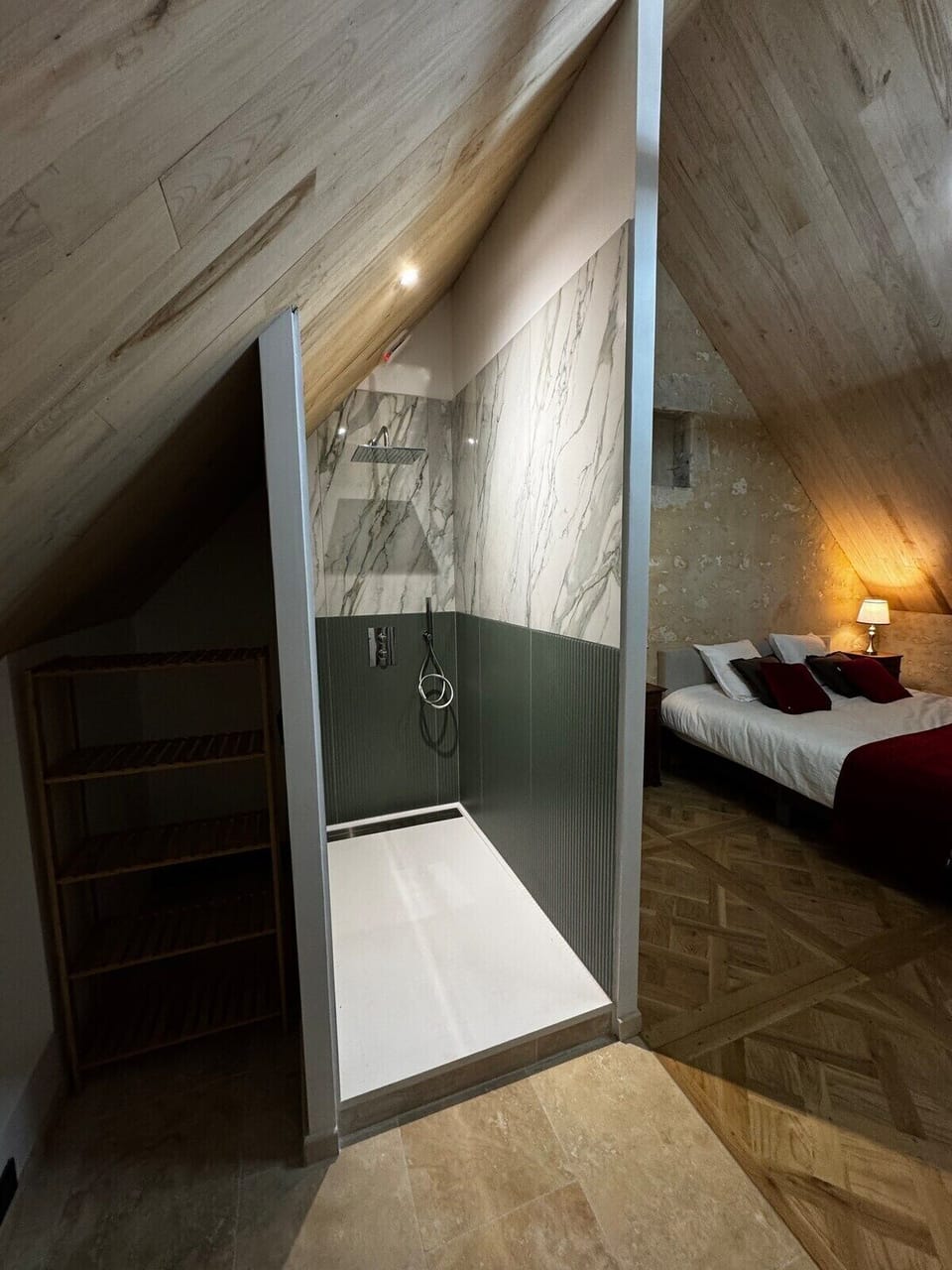 Superior Double Room, Ensuite, Courtyard View (1) | Bathroom | Shower, hair dryer, slippers, towels
